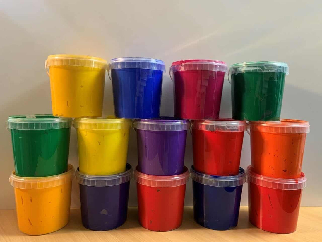 Empty Mixing Pots