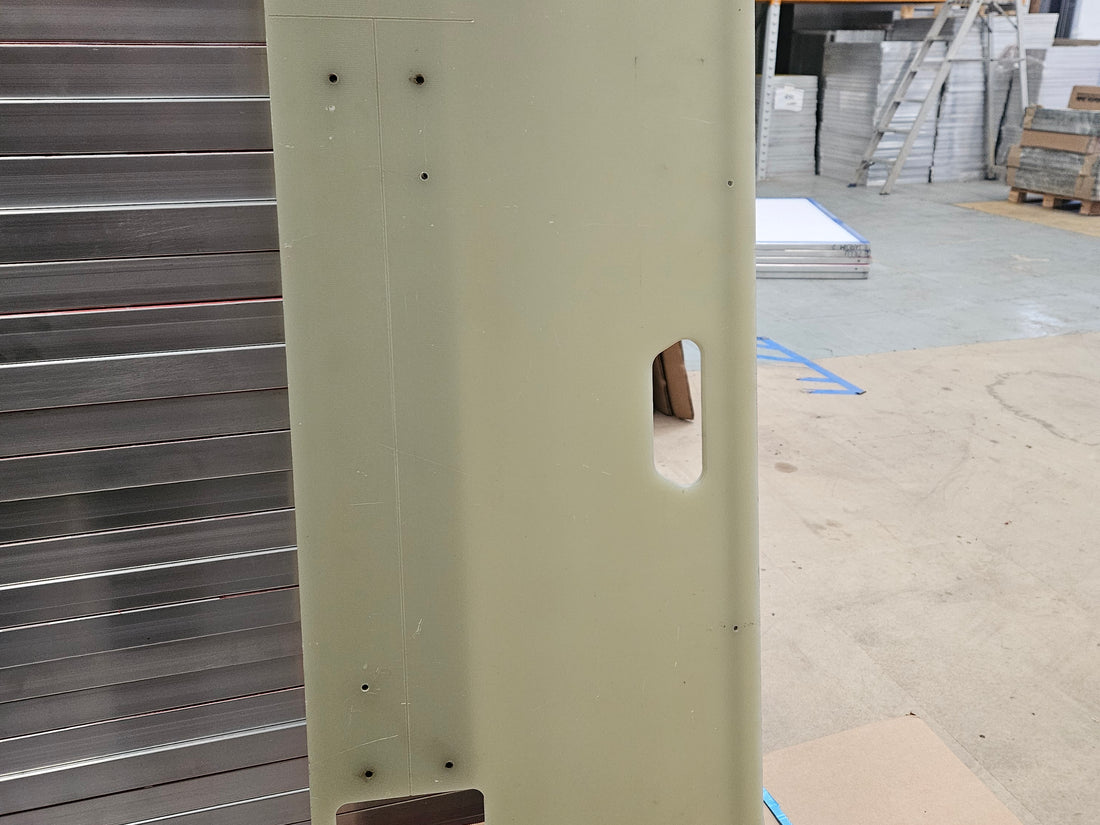 Used M&R Tri-Loc LED Pallet for 23"x 33/36" screens