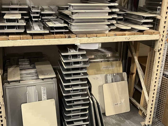 Used 9.5" x 13" M&R ALUMINIUM PALLETS